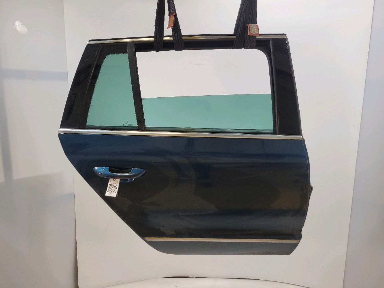 Porte arrière droite SKODA SUPERB 2 PH.1 3T9833056 Q0-9850M Q0-9850M