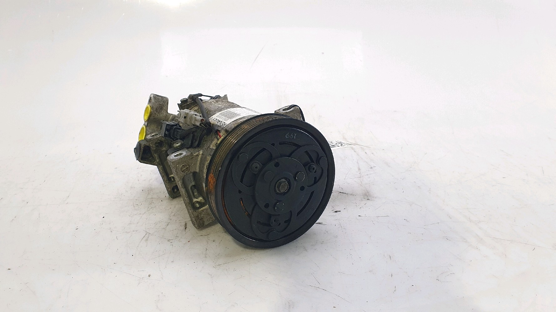 Compresseur de climatisation RENAULT CLIO 4 PH.2 DCI 110 réf. 926002352R X0-8562G X0-8562G