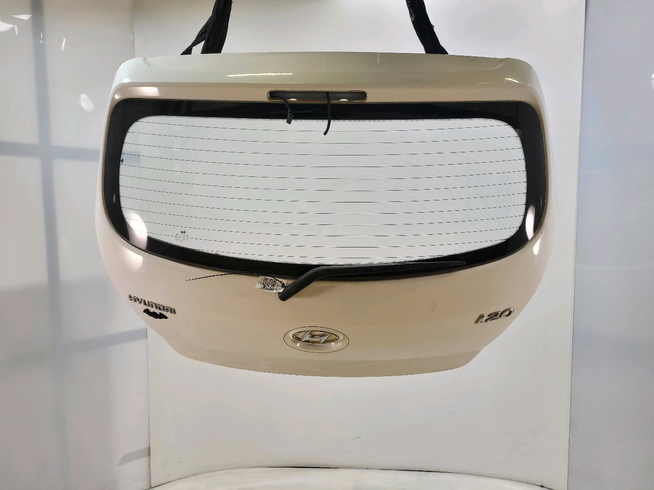 Hayon HYUNDAI I20 1 PH.1 BLANC réf. 737001J060 E1-4231W E1-4231W