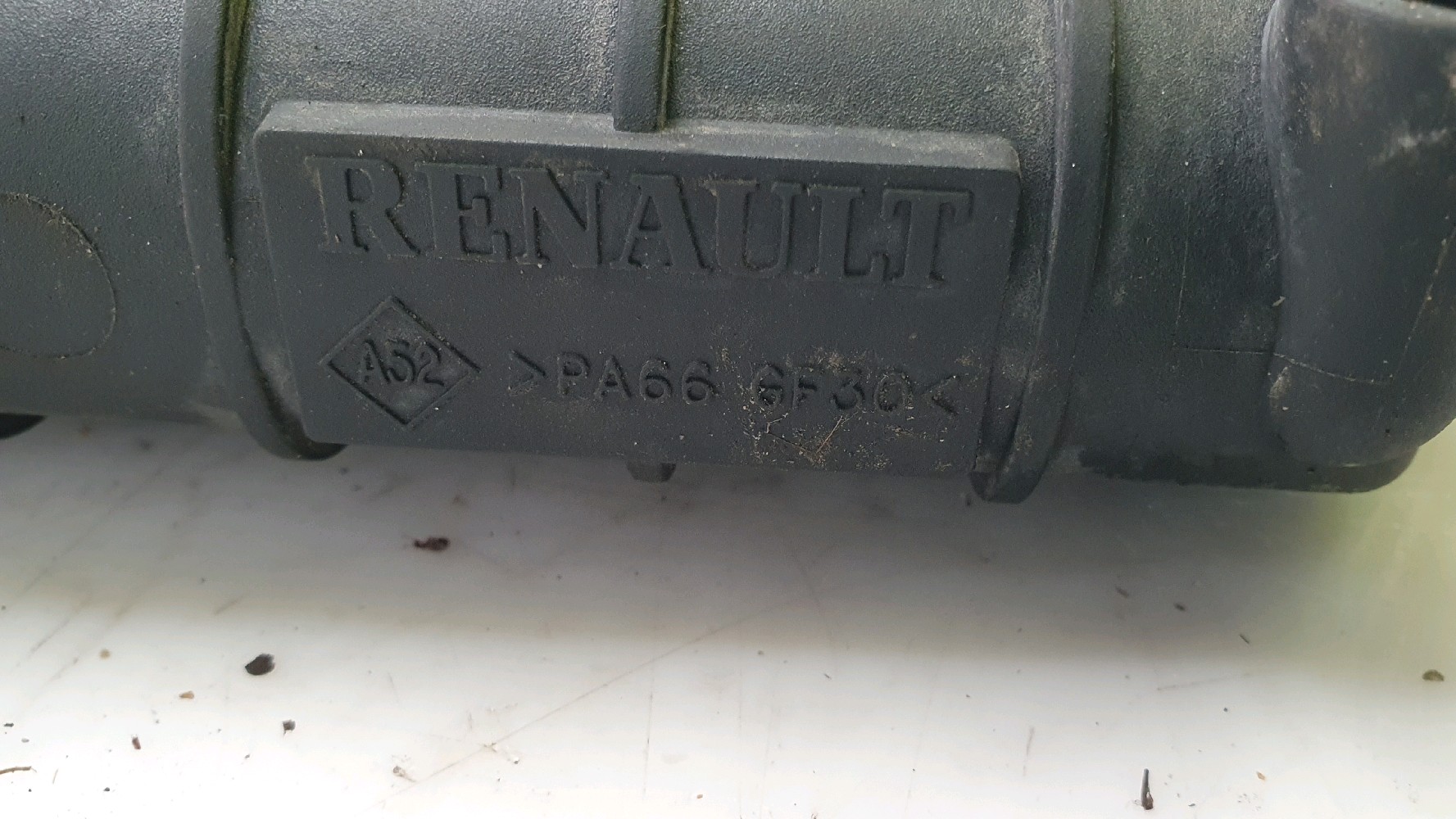 Radiateur d'eau RENAULT CLIO 2 PH.1 RXT/INIT réf. 7700417175 U1-3072R U1-3072R [reference_93122] 3