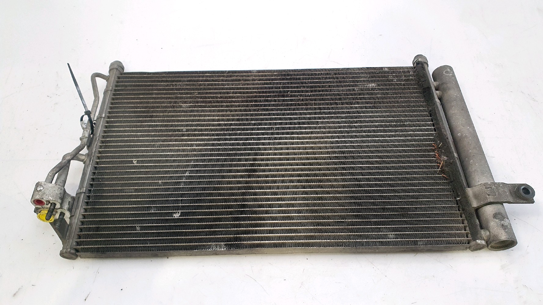 Radiateur de climatisation/Condenseur HYUNDAI GETZ PH.2 1.1 65 réf. 976061C200 Q1-2382T Q1-2382T