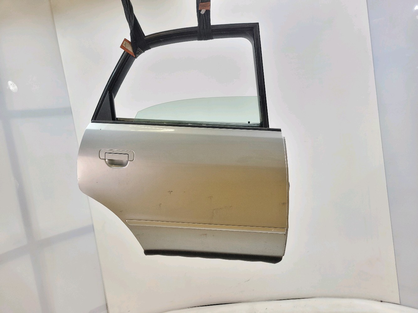 Porte arrière droite AUDI A4 1 PH.1 8D0833052F U1-5486B U1-5486B