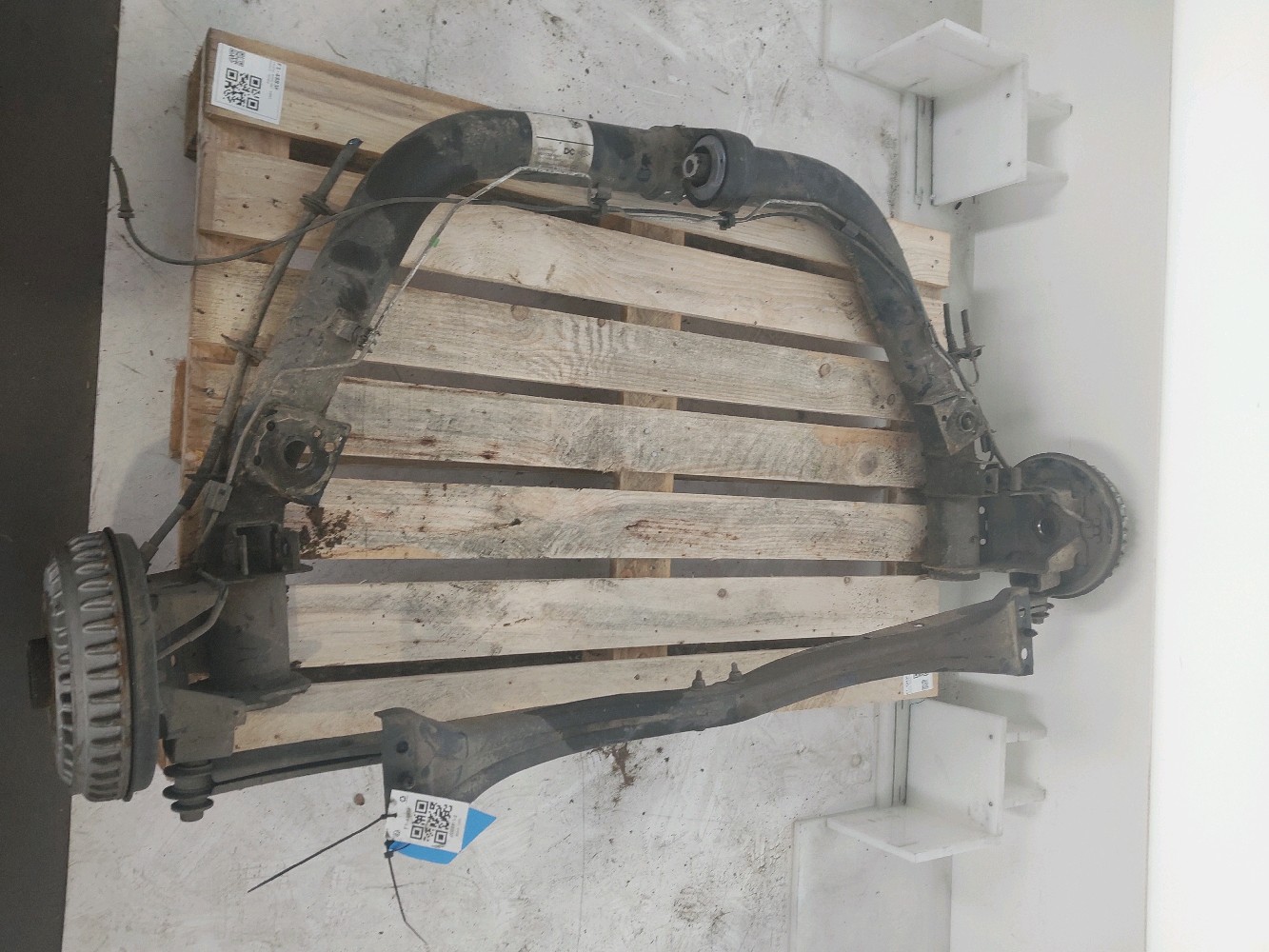 Train roulant arrière 555011520R - RENAULT TWINGO 3 PH.1 SCE 70 - F1-4883F F1-4883F