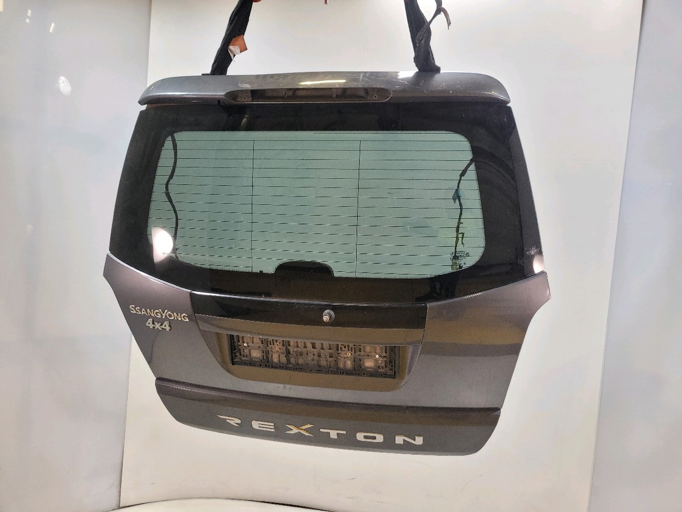 Hayon SSANGYONG REXTON 1 PH.3 INCONNU réf. 6401108323 V1-2946A V1-2946A