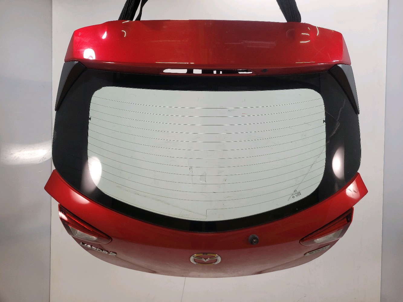 Hayon MAZDA MAZDA 2 3 PH.1 ROUGE CLAIR réf. D0Y26202X Y1-5553E Y1-5553E