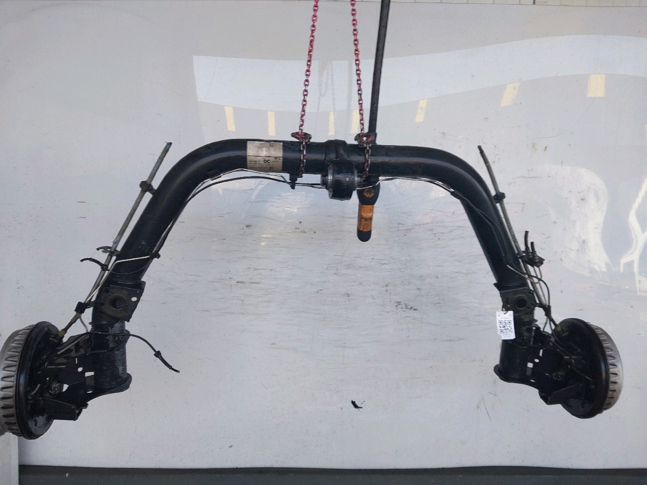 Train roulant arrière 555019692R - RENAULT TWINGO 3 PH.1 TCE 90 - K1-3424X K1-3424X