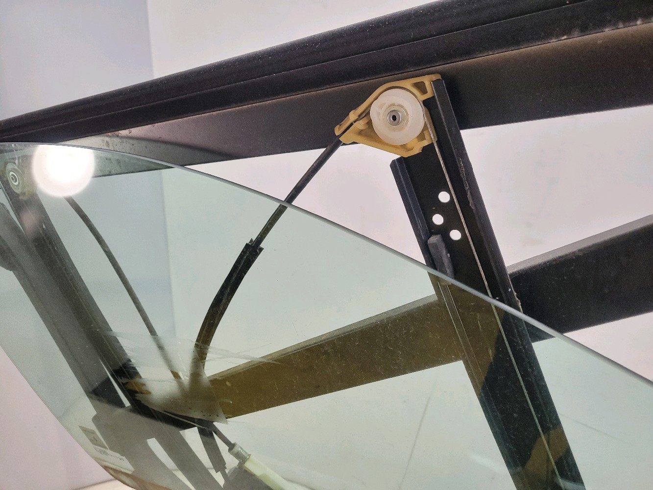 Lève vitre avant droit VOLKSWAGEN TOUAREG 1 PH.2 H1-3091S H1-3091S