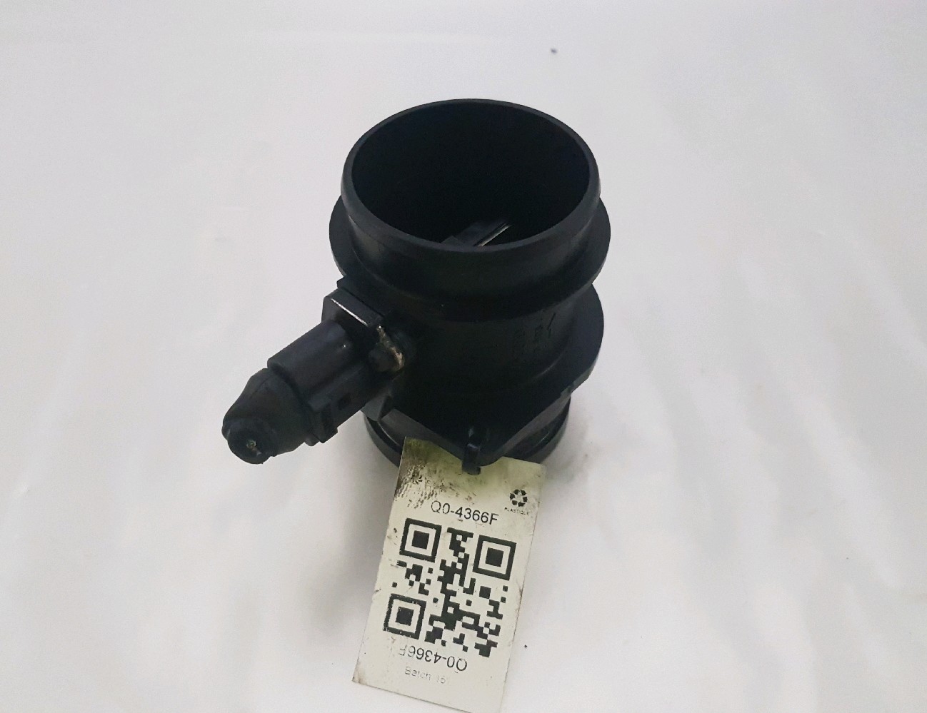 Débimètre AUDI A4 2 PH.2 2.0TFSIQ réf. 06D906461 Q0-4366F Q0-4366F