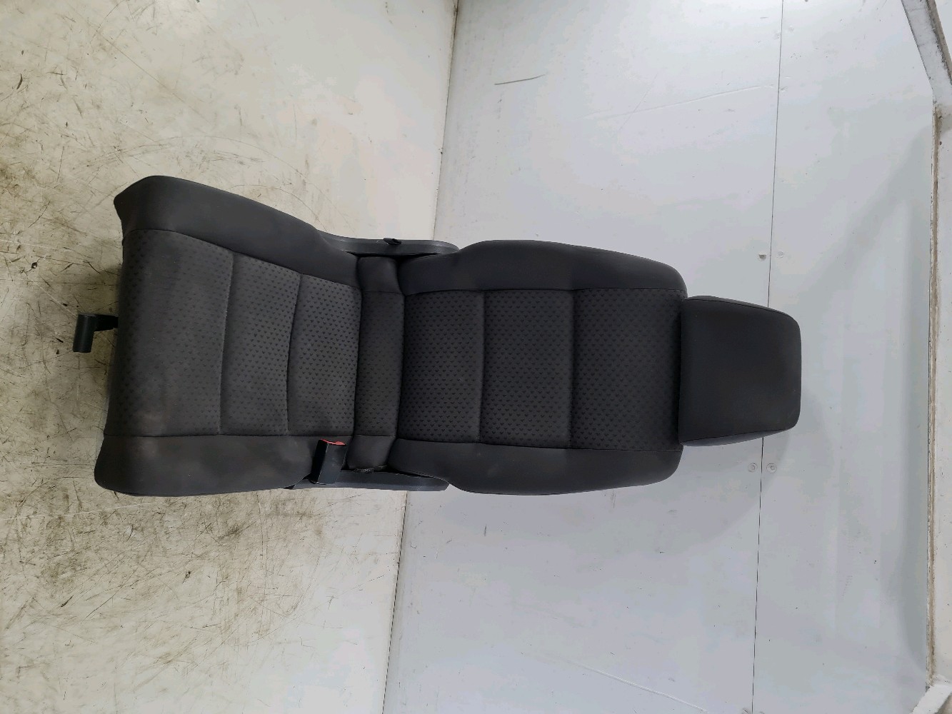 Siège arrière droit 1T0883106J - VOLKSWAGEN TOURAN 1 PH.1 1.9 TDI - L0-0822N L0-0822N [reference_248266]