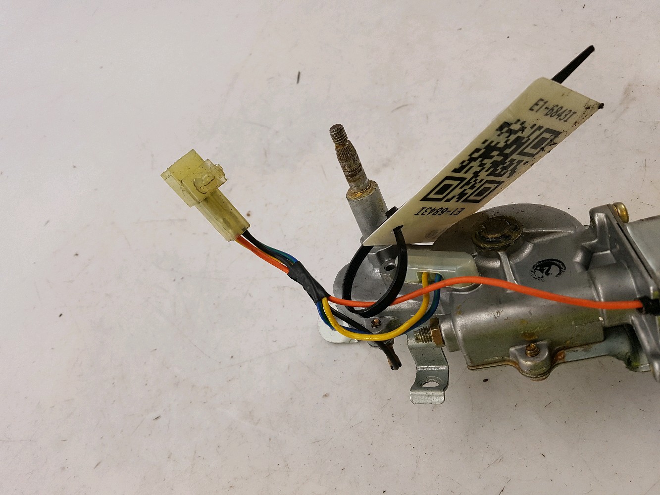 Moteur d'essuie glace arrière réf. GPA-23-0020641 SUZUKI ALTO E1-6843I E1-6843I [reference_1300848] 2