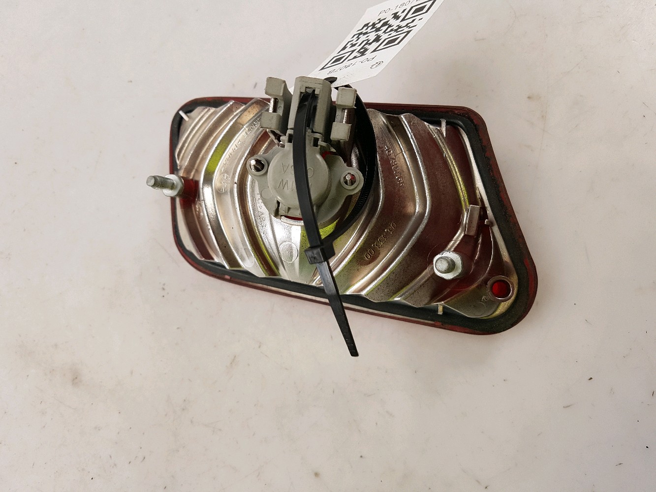 Feu de hayon gauche 46786565 - FIAT STILO 2.4I - P0-1807B P0-1807B [reference_1300955] 2