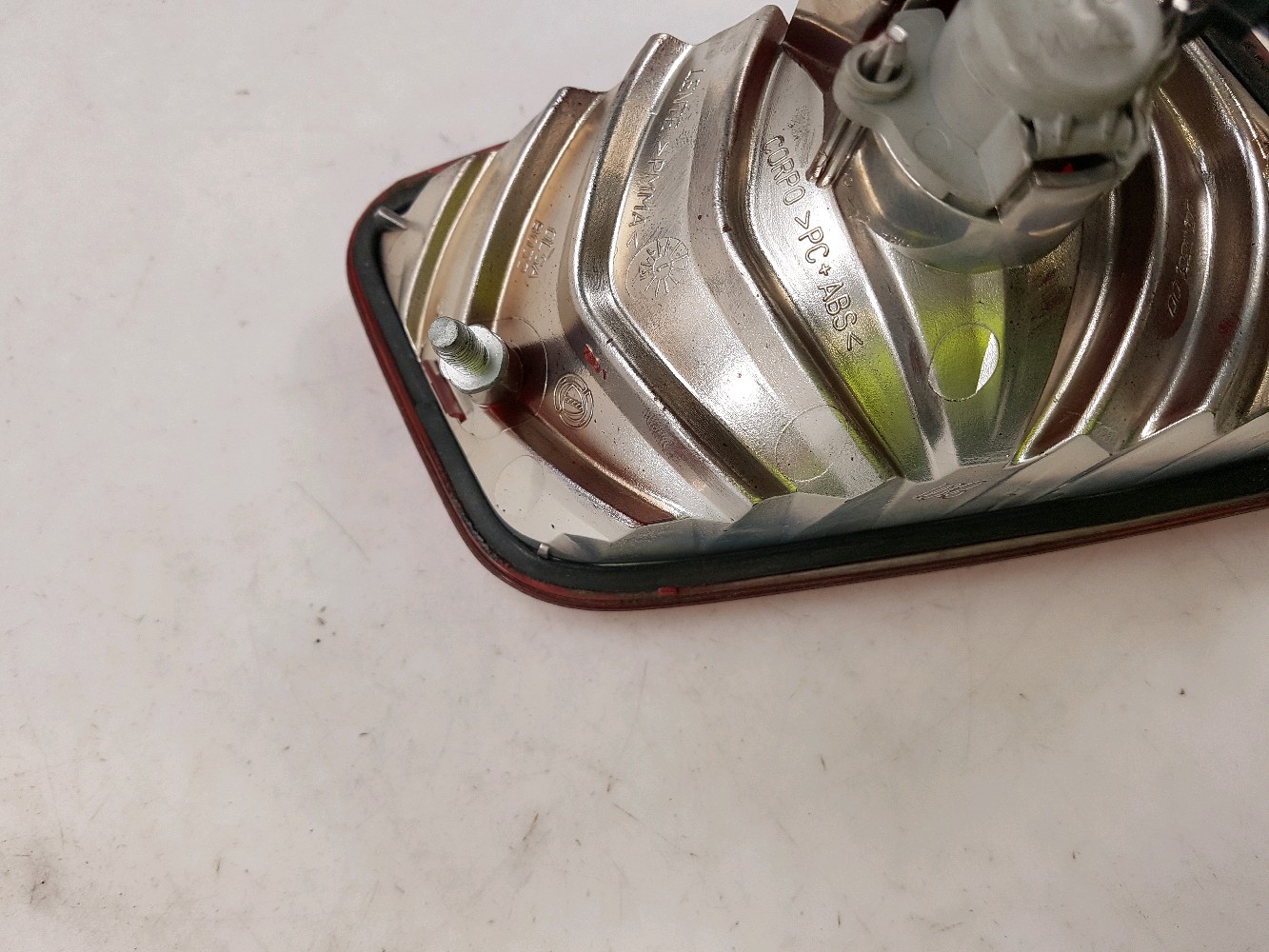 Feu de hayon gauche 46786565 - FIAT STILO 2.4I - P0-1807B P0-1807B [reference_1300955] 4