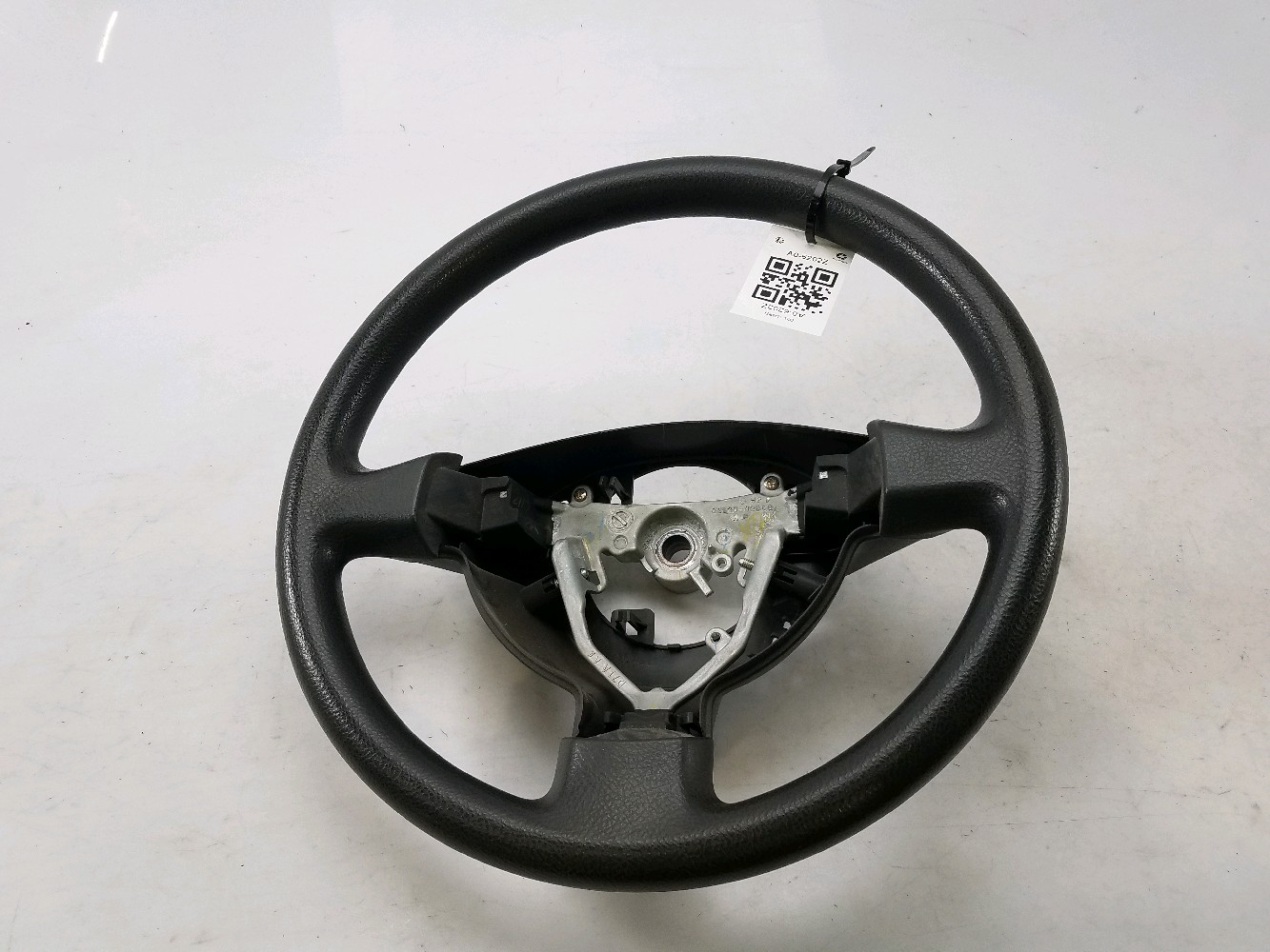 Volant 45102-B2230-B2 - DAIHATSU SIRION 2 1.0I 12V - A0-6202Z A0-6202Z