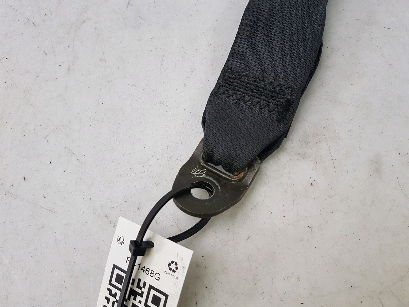 Attache ceinture arrière gauche MAZDA MAZDA 6 1 PH.1 F0-1468G F0-1468G [reference_1301214] 2