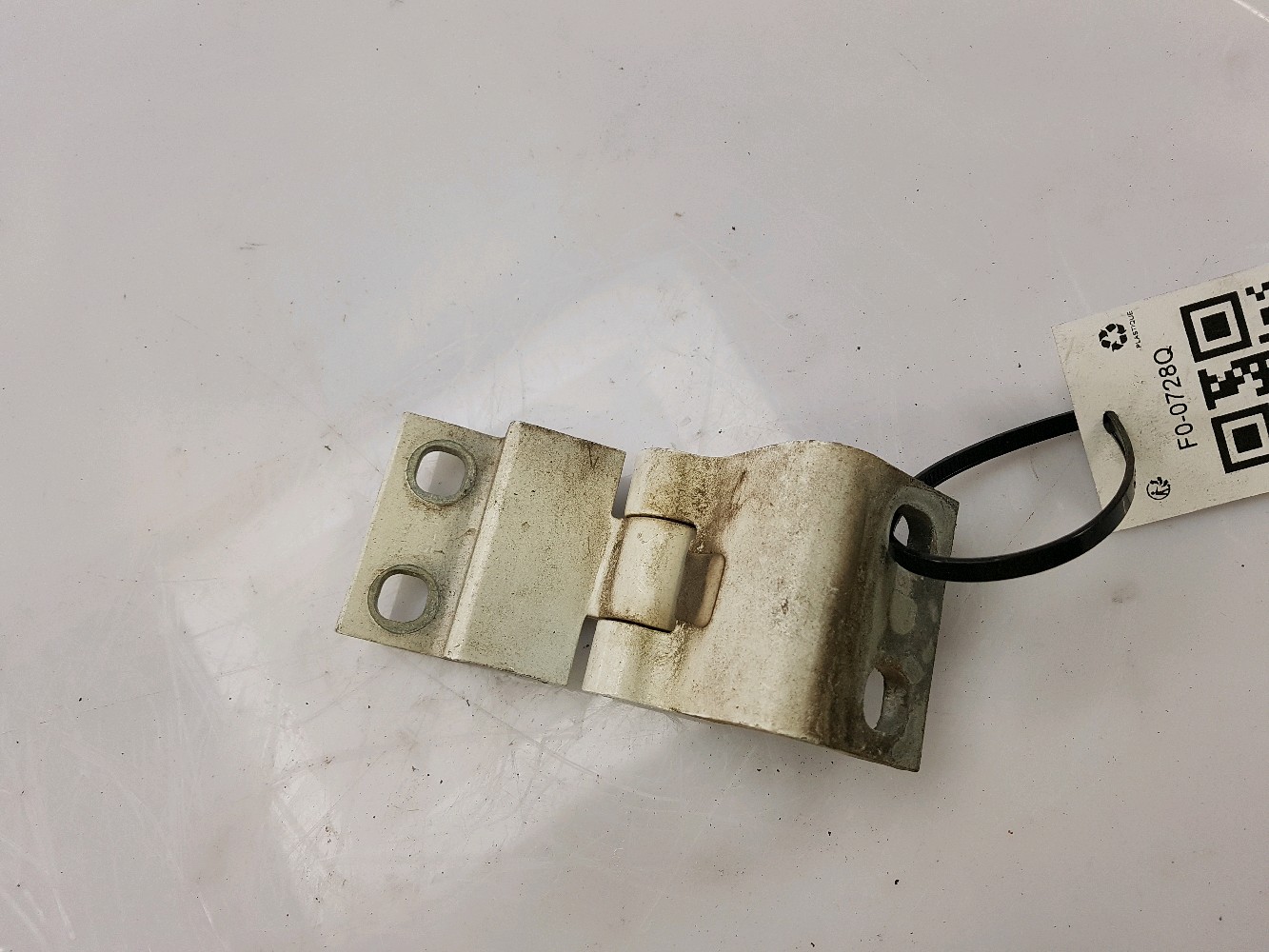 Charniere inférieure porte battante droite 0001371685080 - FIAT FIORINO FOURGON 3 PH.1 1.3 JTD - F0-0728Q F0-0728Q