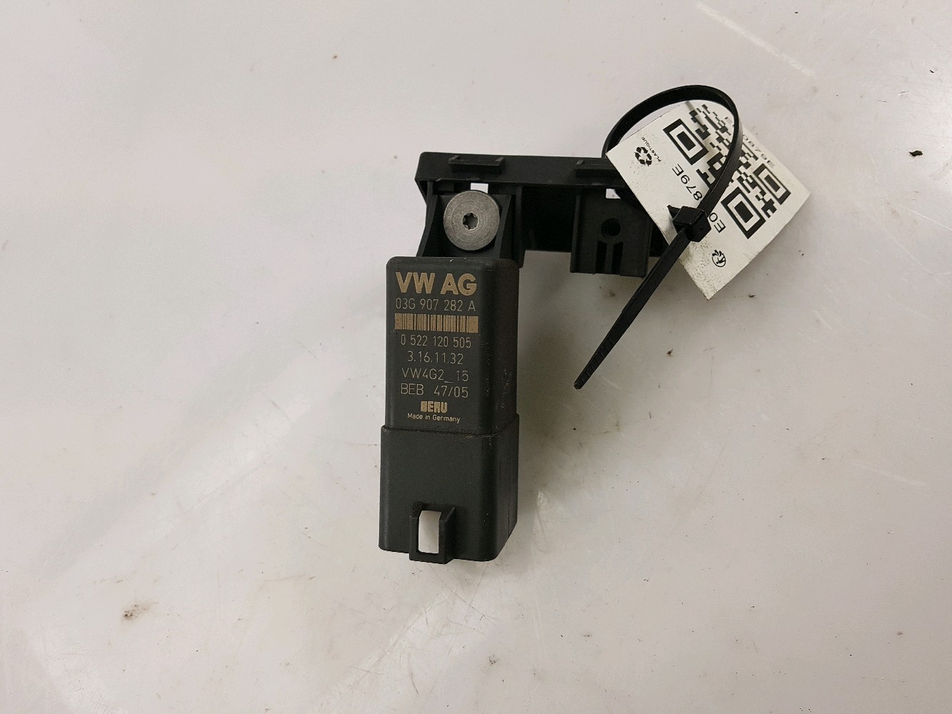 Relais de préchauffe 03G907282A - AUDI A3 SPORTBACK 2 PH.1 2.0 TDI 16V 4X4 - E0-0879E E0-0879E