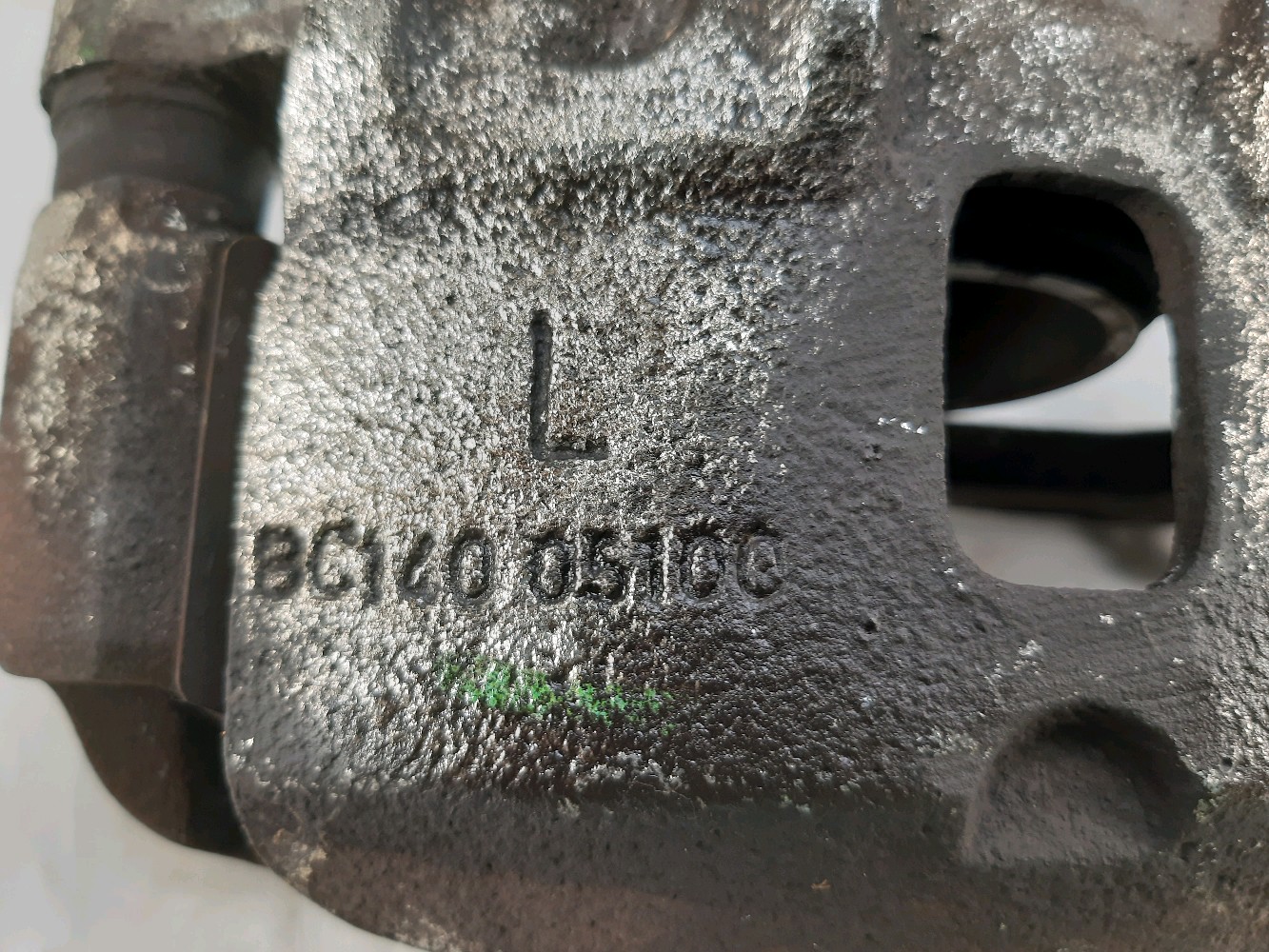 Etrier avant gauche 581100B300 - HYUNDAI GETZ PH.2 1.1I 12V - J0-1460G J0-1460G [reference_1301321] 2