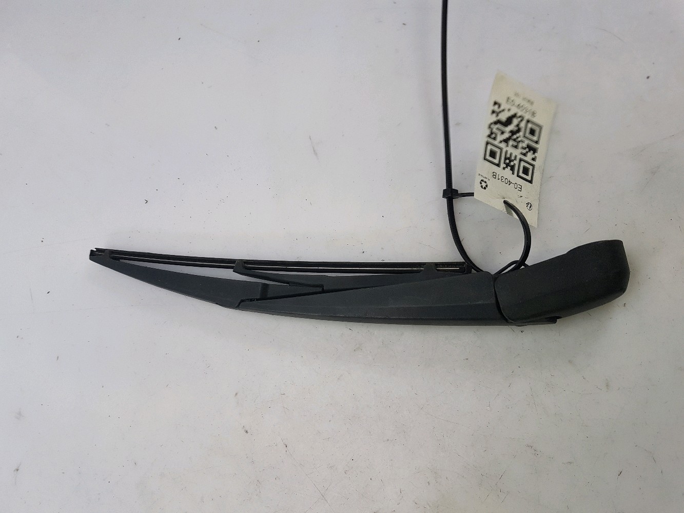 Bras d'essuie glace arrière x1 988112K000 - KIA SOUL 1 PH.1 1.6 CRDI 16V - E0-4031B E0-4031B