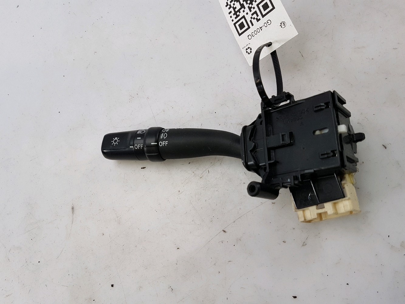 Commodo gauche 8414005140 - TOYOTA AVENSIS 2 PH.1 2.2 CDI - G0-4003Q G0-4003Q