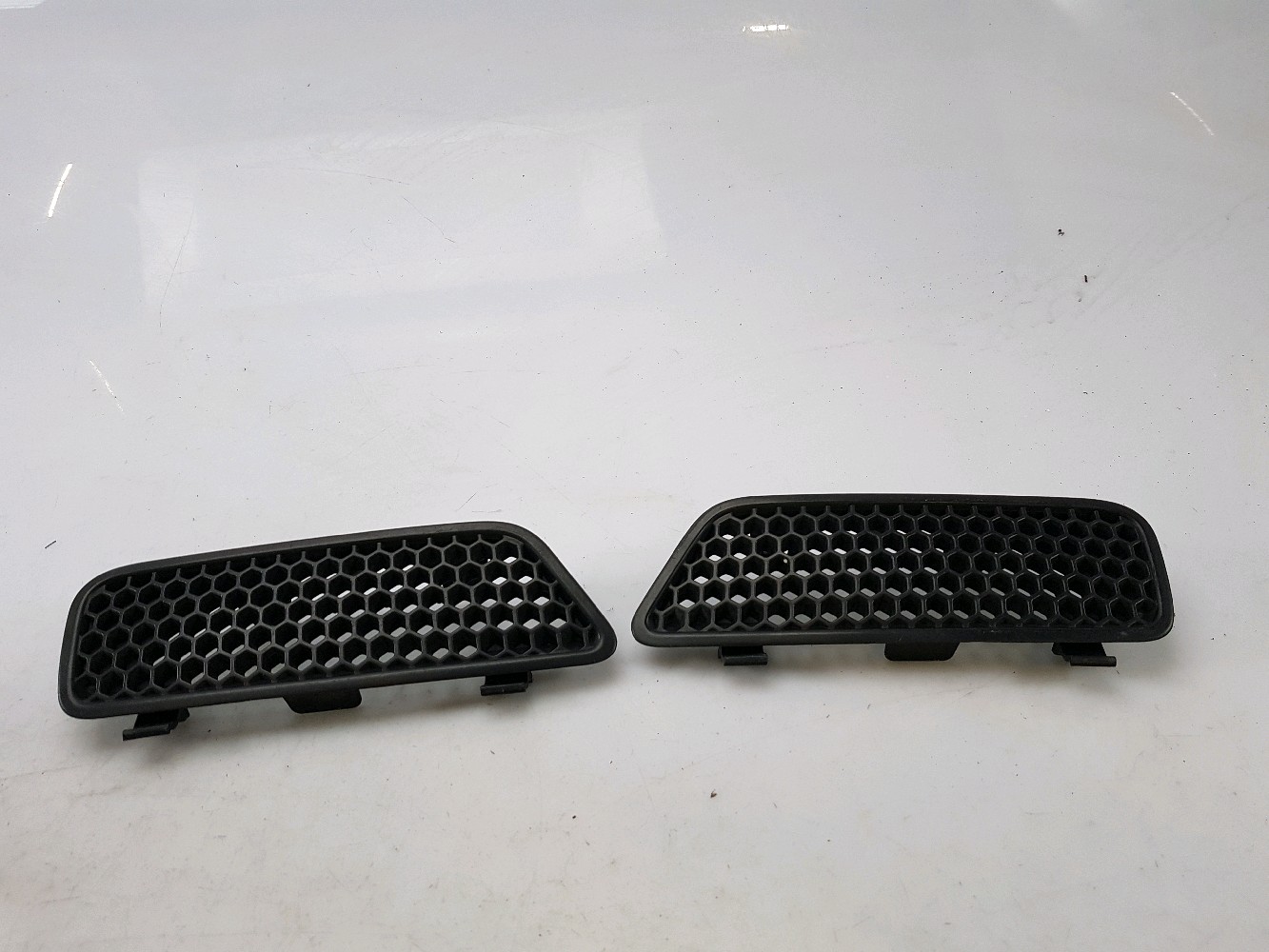 Calandre 7700428467 - RENAULT MEGANE SCENIC 1 PH.2 1.6I 16V - M0-5710J M0-5710J