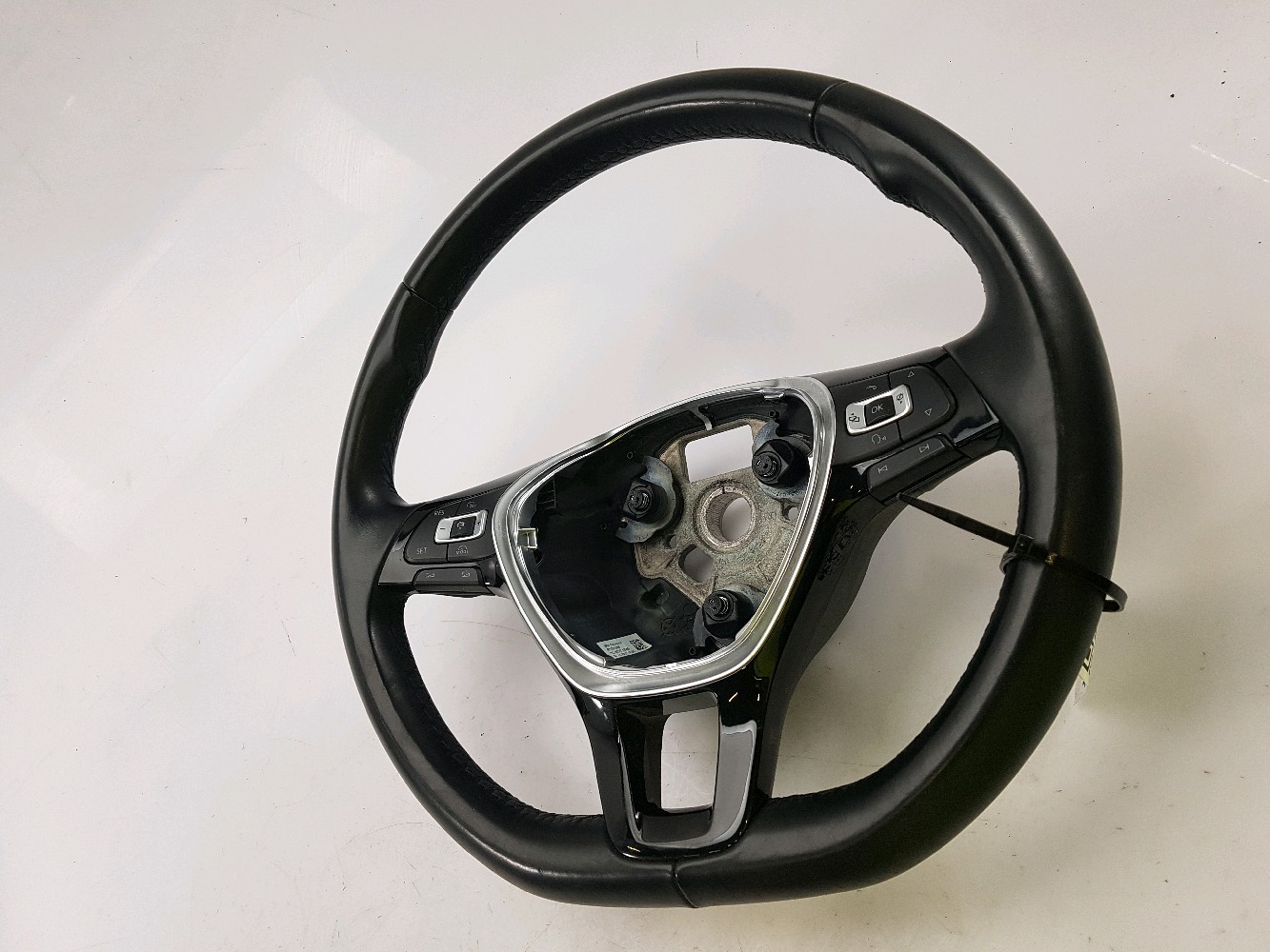 Volant 5TA419091AEE74 - VOLKSWAGEN TIGUAN 2 PH.1 2.0 TDI 16V - A0-5441J A0-5441J