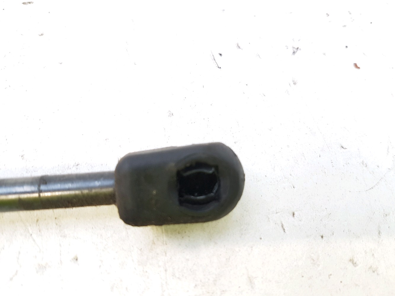 Verins capot 654710003R - RENAULT MEGANE 3 PH.1 1.5 DCI FAP - N0-3146H N0-3146H [reference_206279] 2