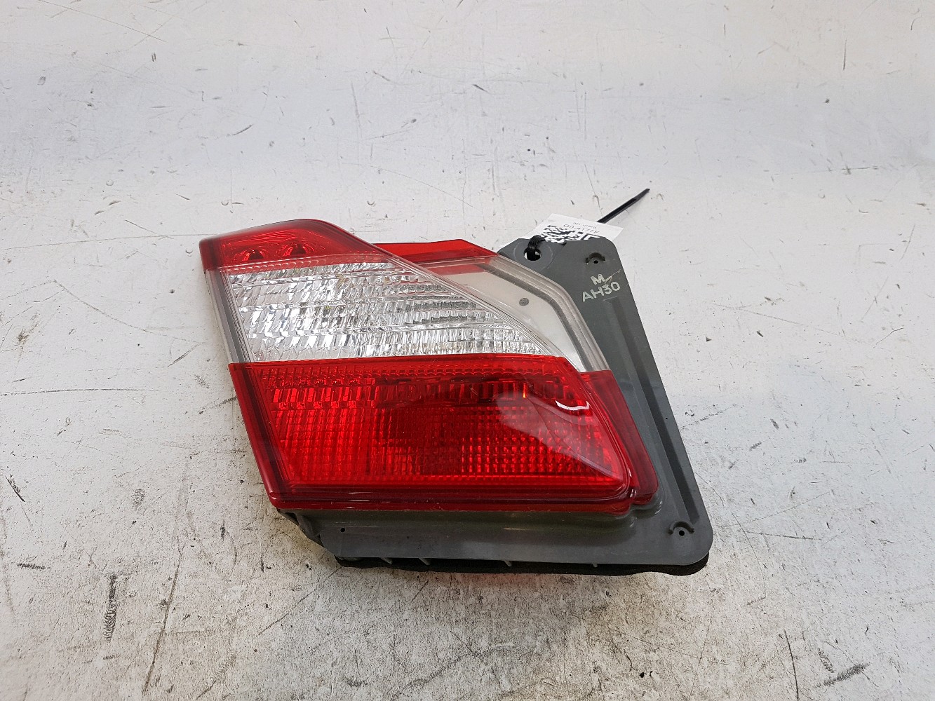 Feu de hayon gauche GPA-22-0013985 - INFINITI M 3.5I EH V6 24V - G0-4177F G0-4177F