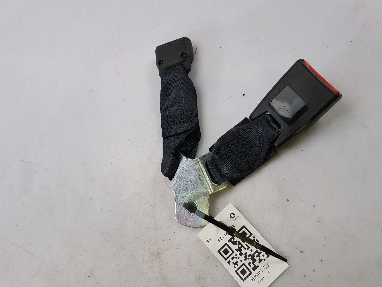 Attache ceinture arrière gauche CITROEN C4 AIRCROSS F0-1464B F0-1464B