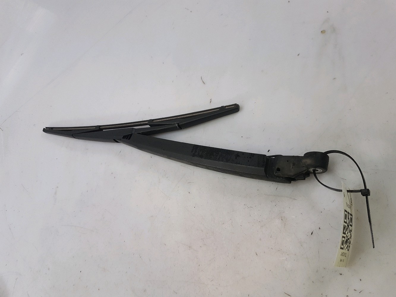 Bras d'essuie glace arrière x1 988112B001 - HYUNDAI SANTA FE 2 PH.2 2.2 CRDI 16V 4X4 FAP - T0-6204Y T0-6204Y