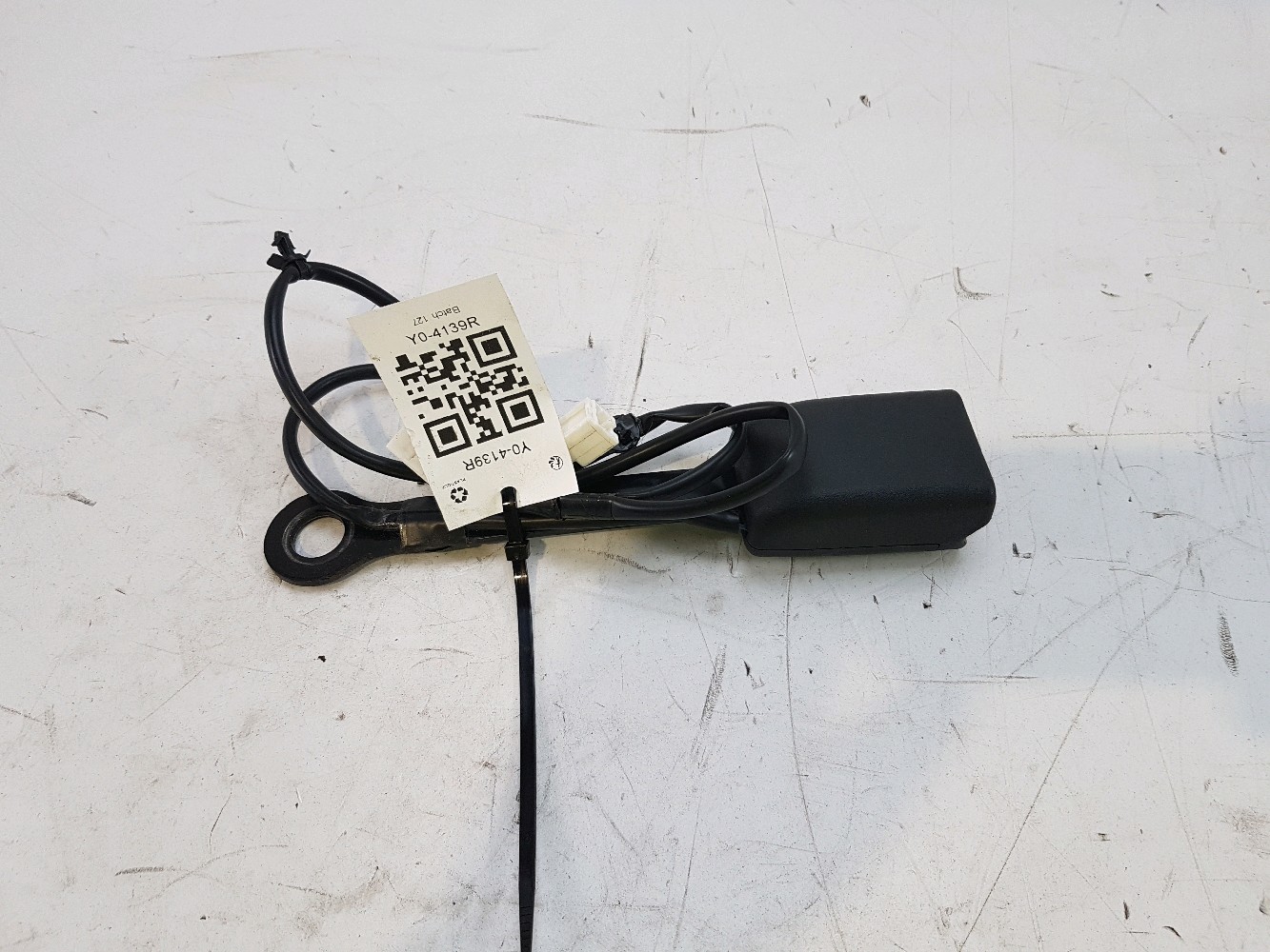 Attache ceinture avant droit NISSAN NOTE 2 Y0-4139R Y0-4139R