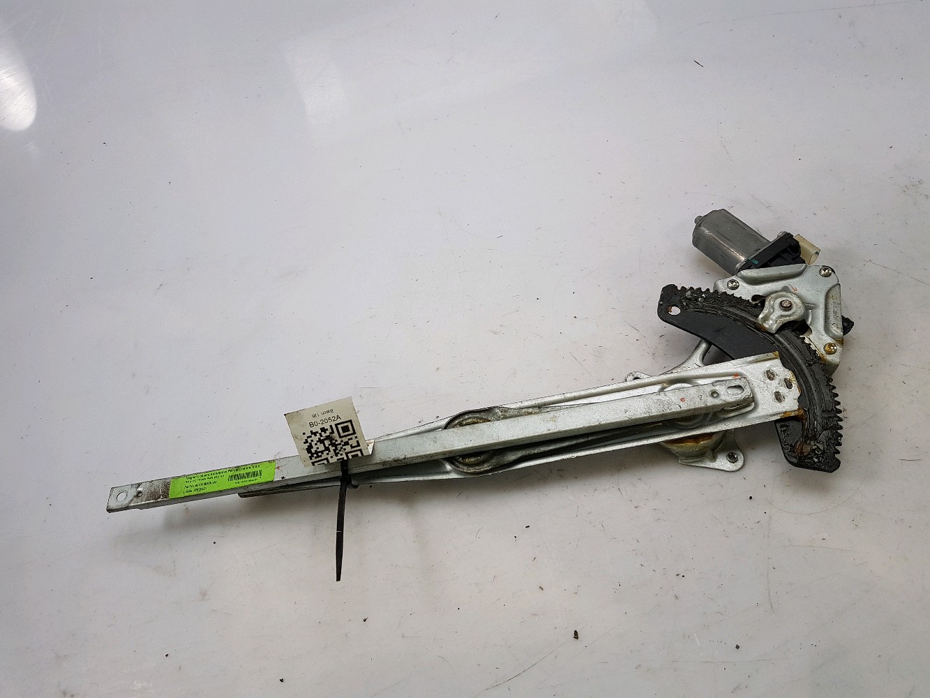 Lève vitre avant droit NISSAN NOTE 2 B0-2052A B0-2052A