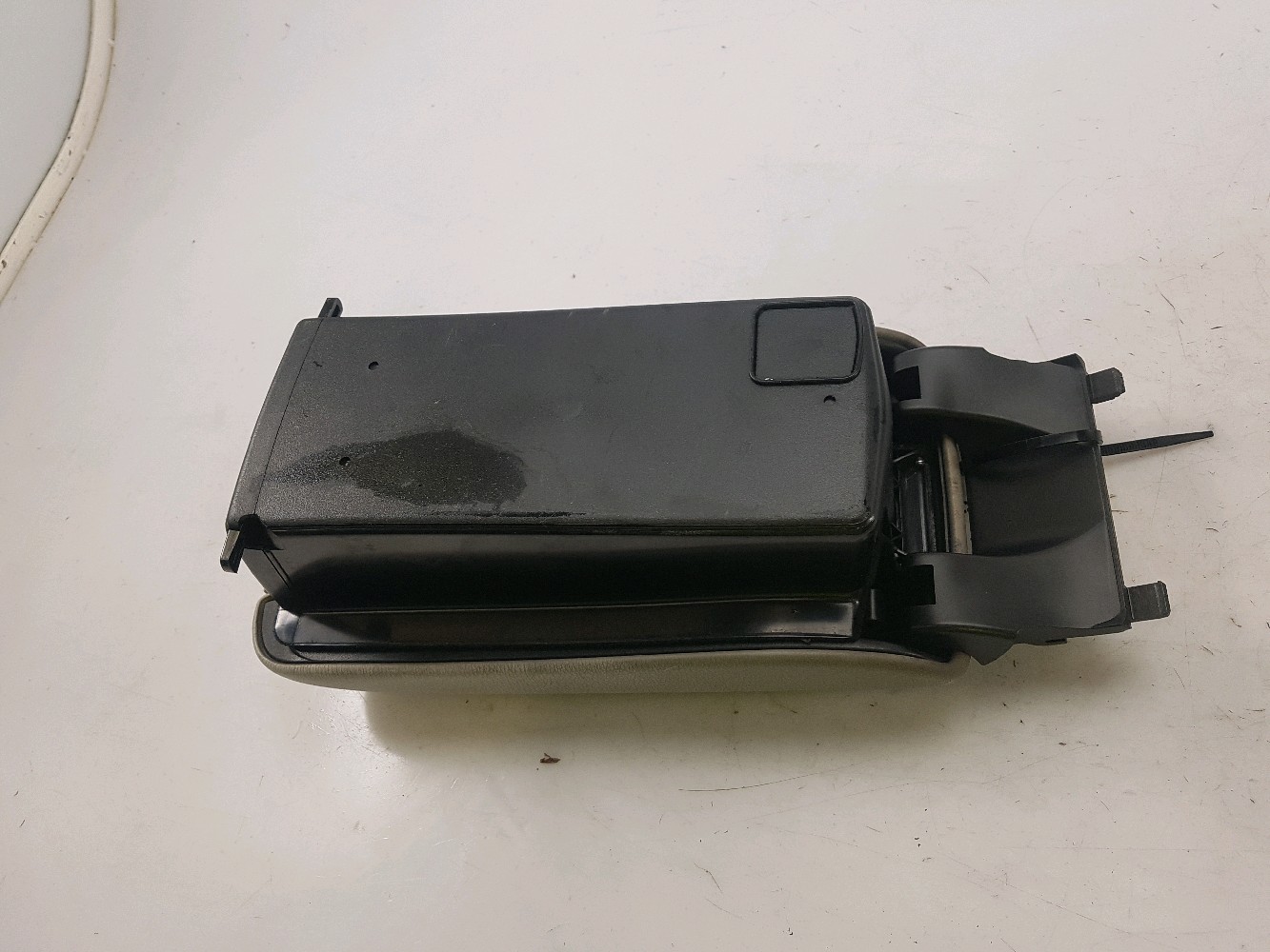 Accoudoir central 20368008829E23 - MERCEDES CLASSE C SPORTCOUPE 2 PH.2 2.2 CDI - N0-0788K N0-0788K [reference_1320001] 4