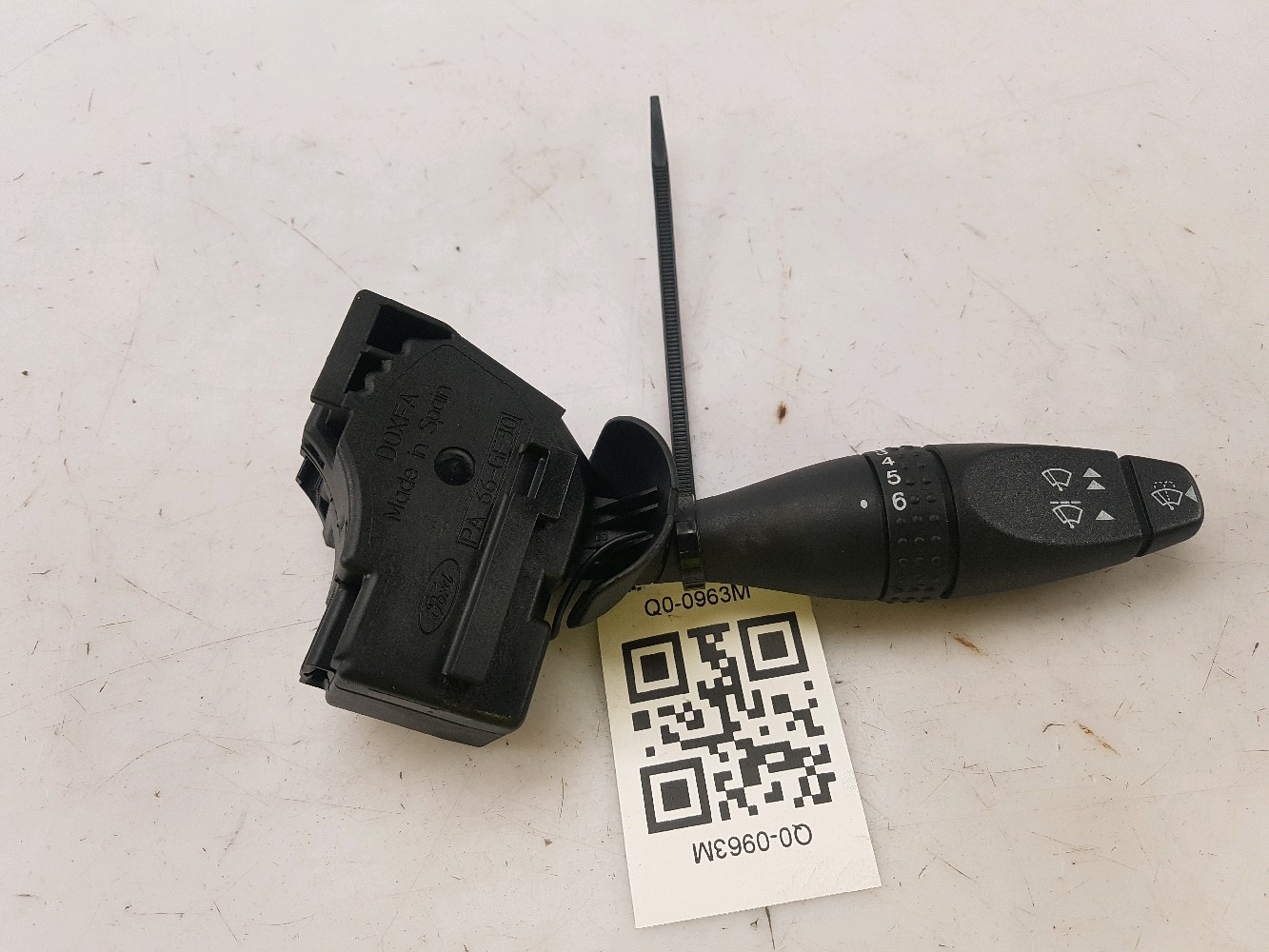 Commodo droit 1357437 - FORD FIESTA 5 PH.2 2.0I 16V ST - Q0-0963M Q0-0963M