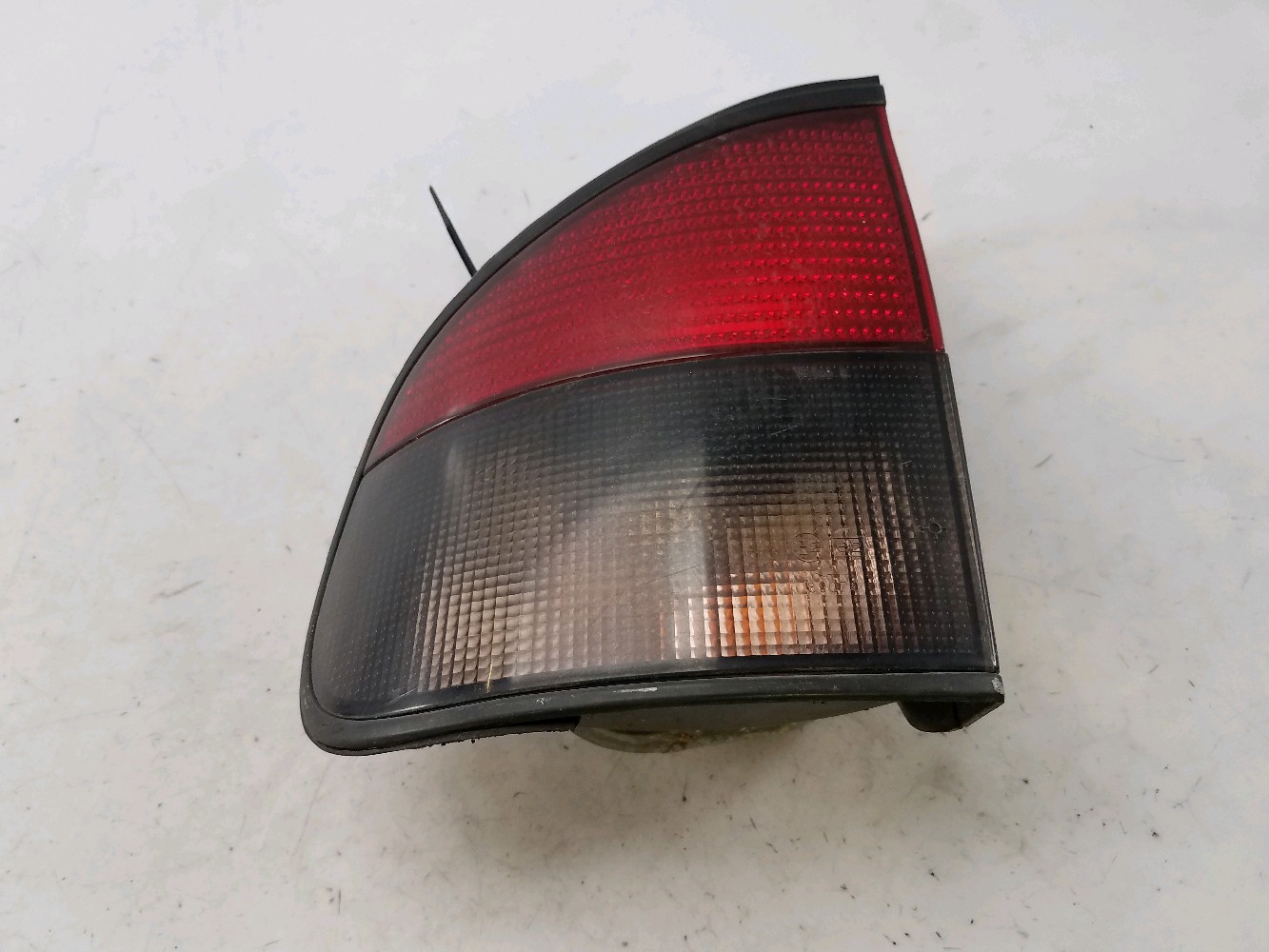 Feu arrière gauche RENAULT SAFRANE PH.1 réf. 7701035699 L0-5317U L0-5317U