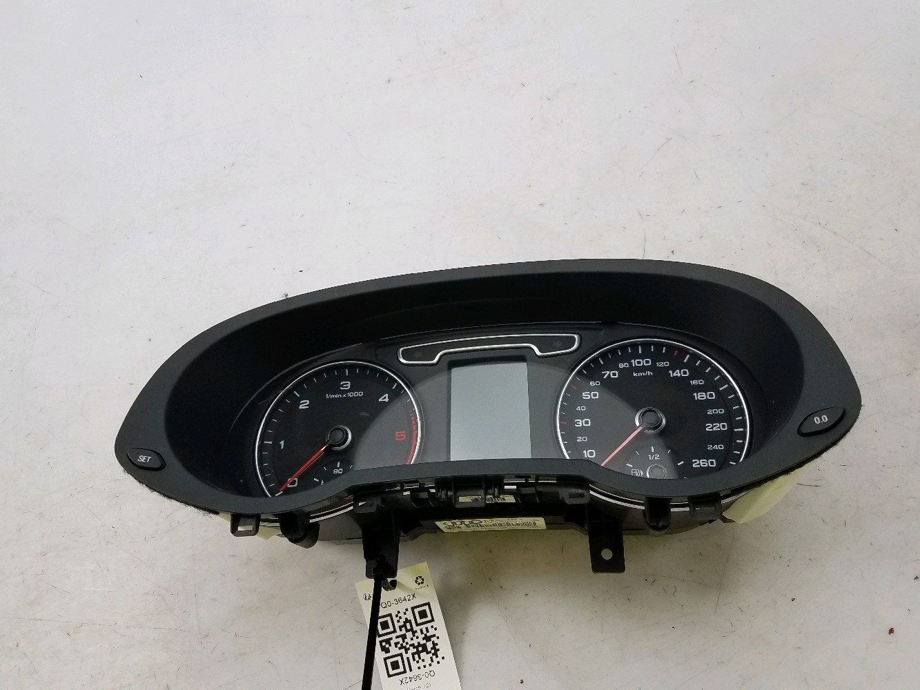 Compteur 8U0920930A - AUDI Q3 1 PH.1 2.0 TDI 4X4 - Q0-3642X Q0-3642X