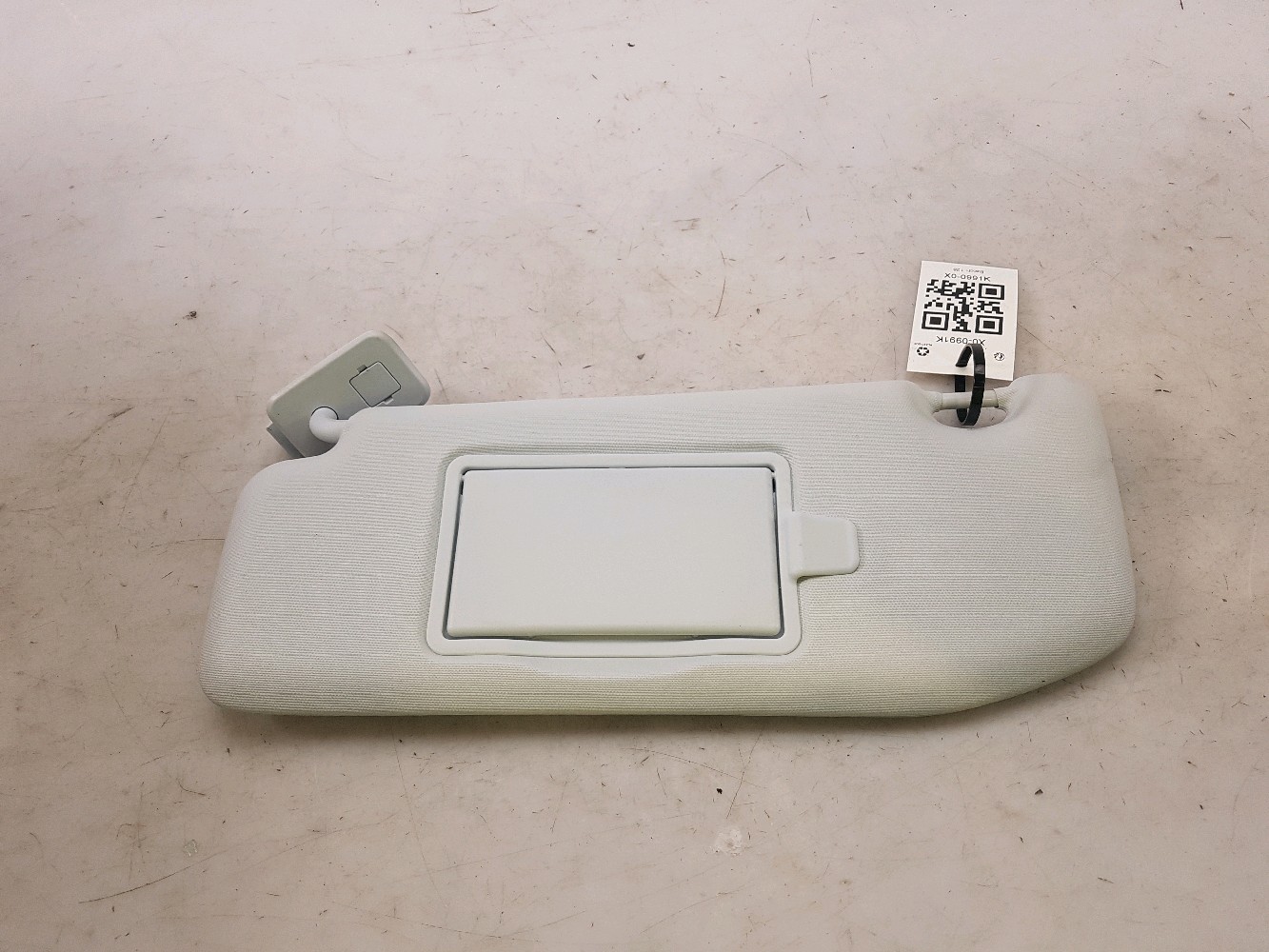 Pare-soleil gauche 96738898PR - PEUGEOT 2008 2 PH.1 1.2I 12V TURBO FAP - X0-0991K X0-0991K