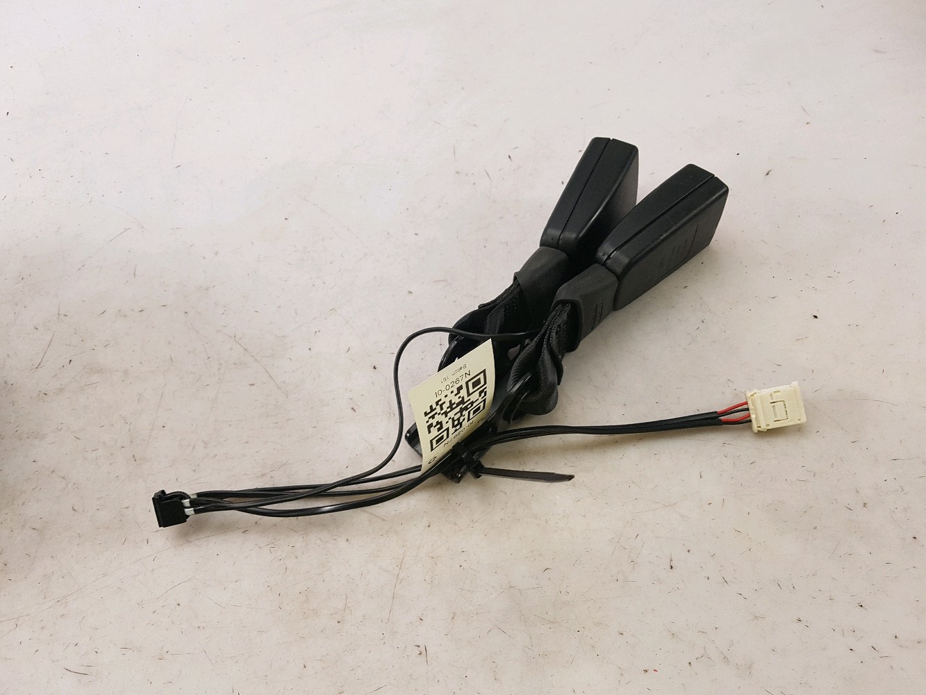 Attache ceinture arrière droit CITROEN C4 CACTUS PH.1 I0-0267N I0-0267N