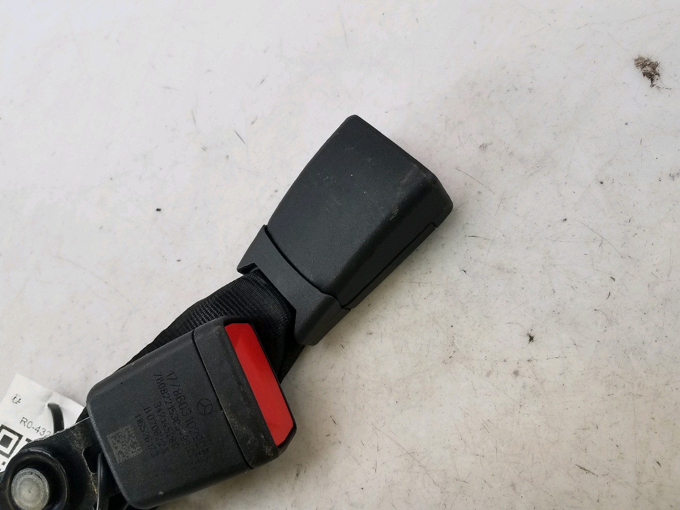 Attache ceinture arrière droit MERCEDES CLASSE A 4 R0-4325W R0-4325W [reference_1323168] 2