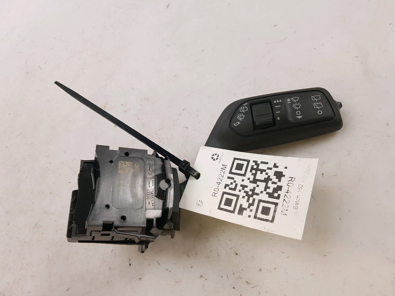 Commodo droit 2101020 - FORD FIESTA 7 PH.1 1.5 TURBO - R0-4222M R0-4222M