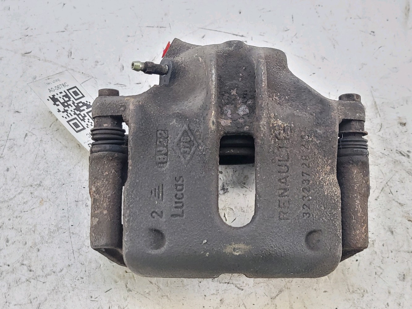 Etrier avant droit 7701203662 - RENAULT GRAND ESPACE 3 2.2 TD 12V - A0-0678C A0-0678C