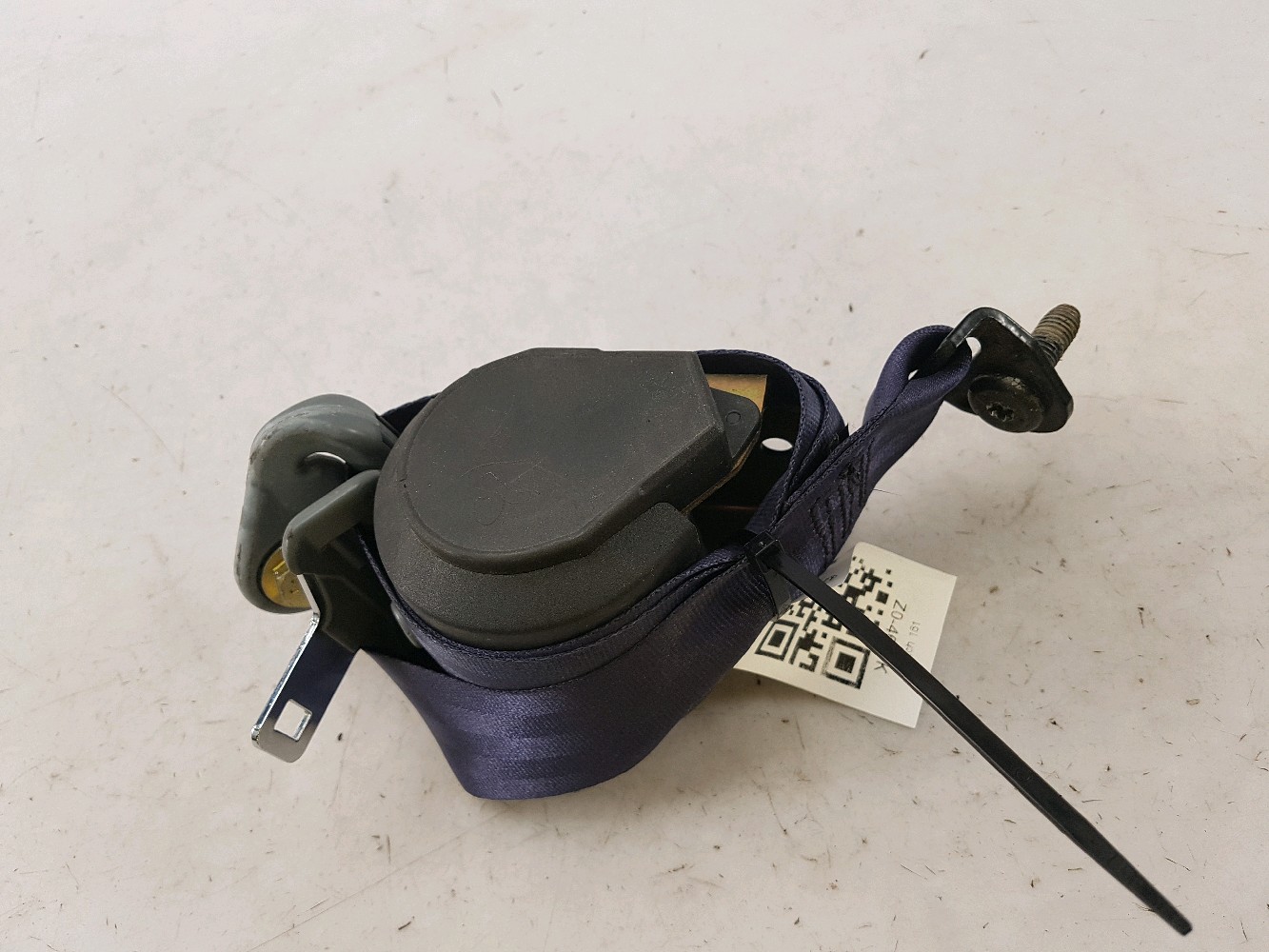 Ceinture arrière gauche RENAULT TWINGO 1 PH.3 réf. 8200390386 Z0-4647K Z0-4647K