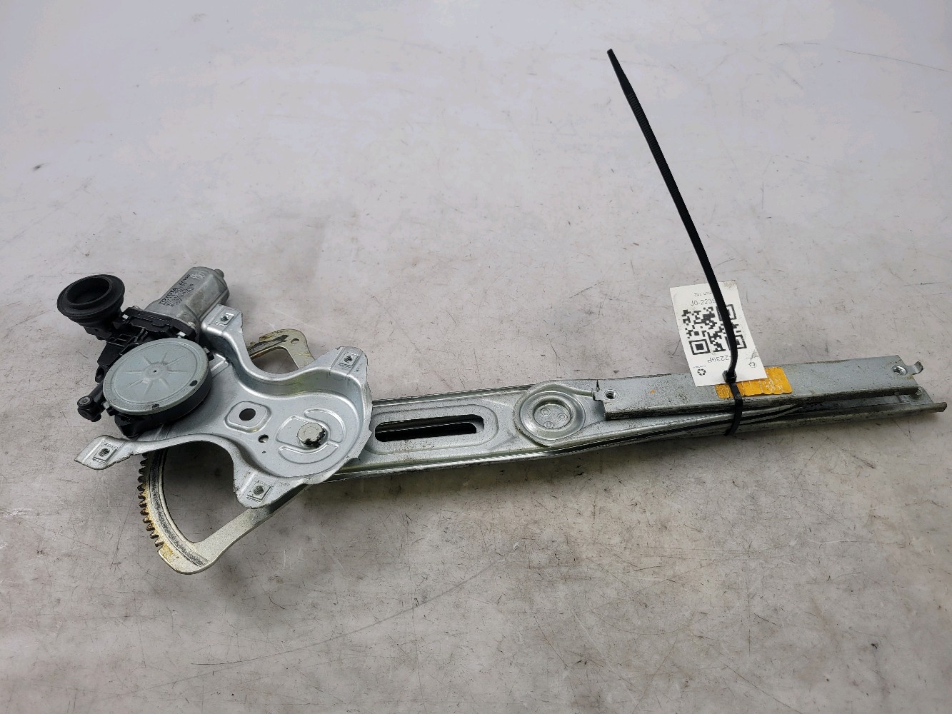 Lève-vitre droit TOYOTA YARIS 2 PH.1 J0-2239P J0-2239P
