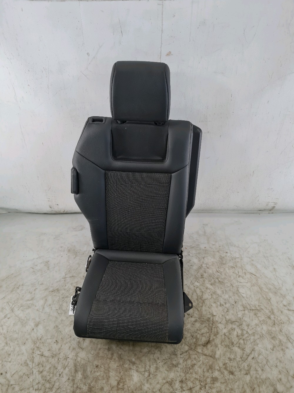 Siège arrière droit 3ème rang 90588988 - OPEL ZAFIRA B PH.1 1.9 CDTI FAP - Q0-3527V Q0-3527V