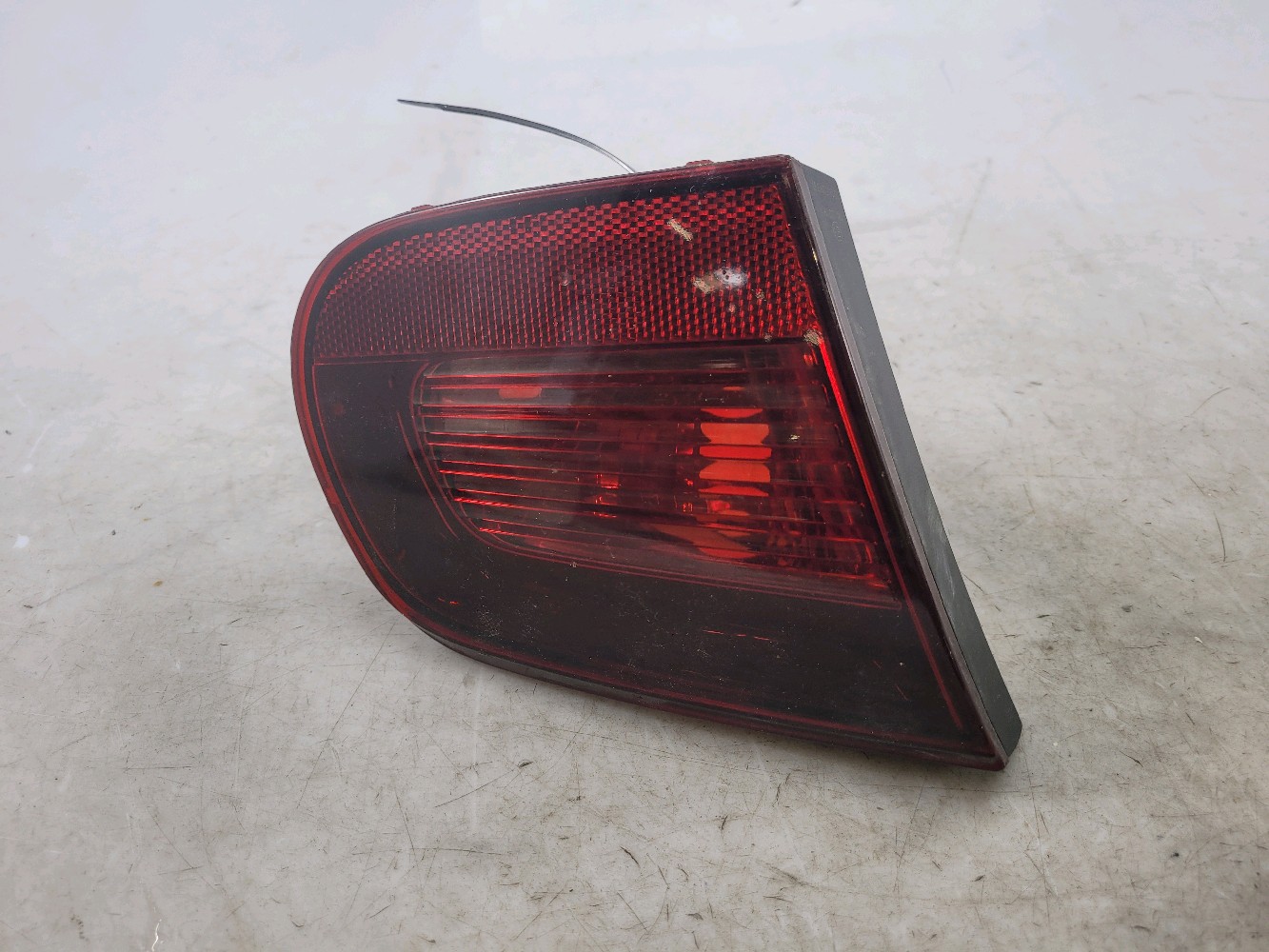 Feu de hayon gauche 1Q0945093B - VOLKSWAGEN EOS PH.1 3.2 FSI V6 - U0-2301Q U0-2301Q