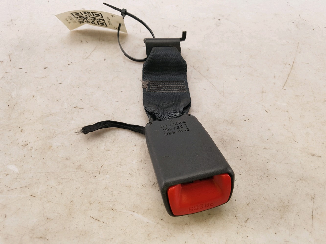 Attache ceinture arrière gauche DAIHATSU CHARADE H0-3560J H0-3560J