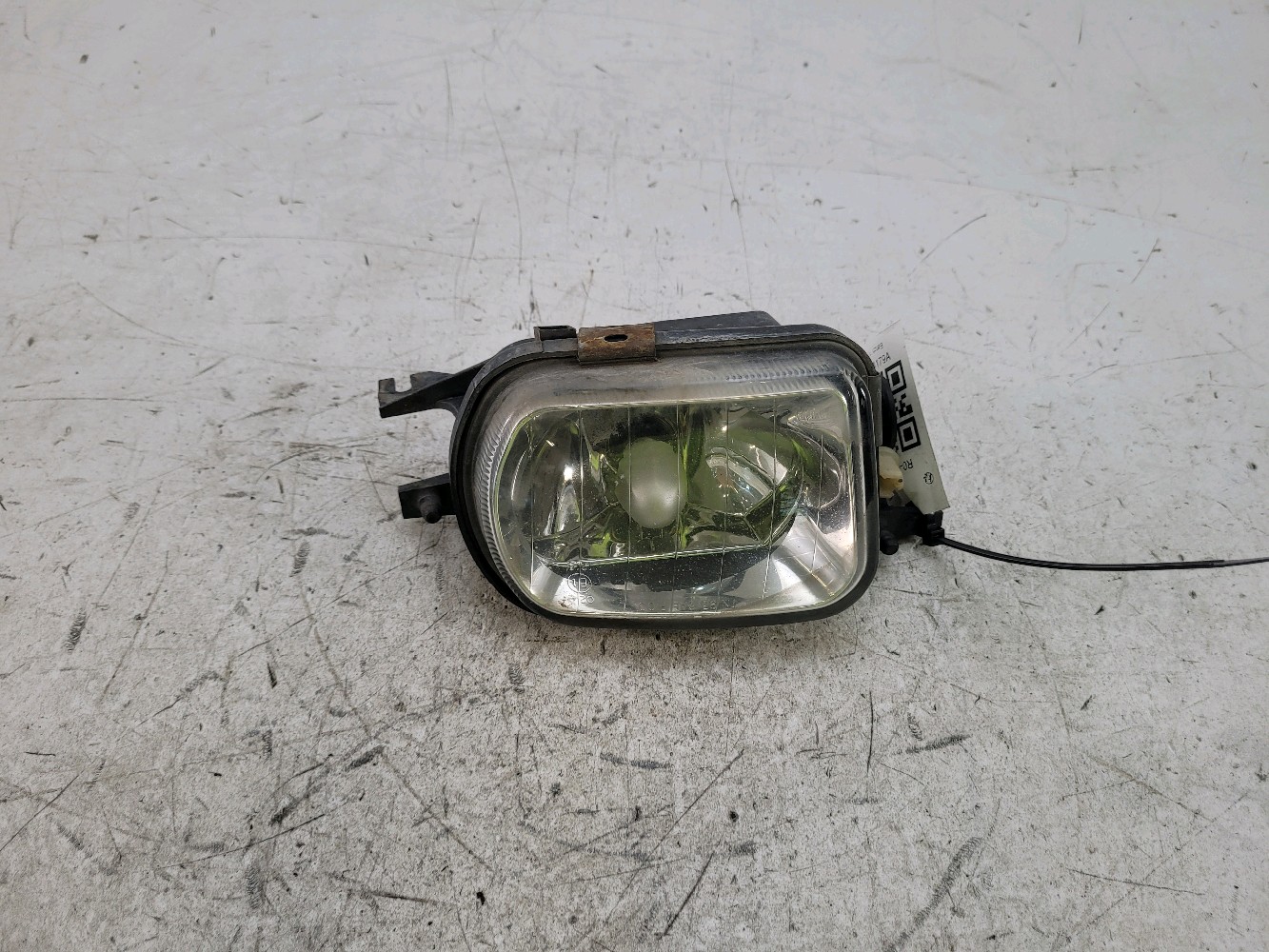 Antibrouillard gauche 2038201956 - MERCEDES CLASSE C 2 PH.1 2.7 CDI (270) L5 20V - R0-4179A R0-4179A