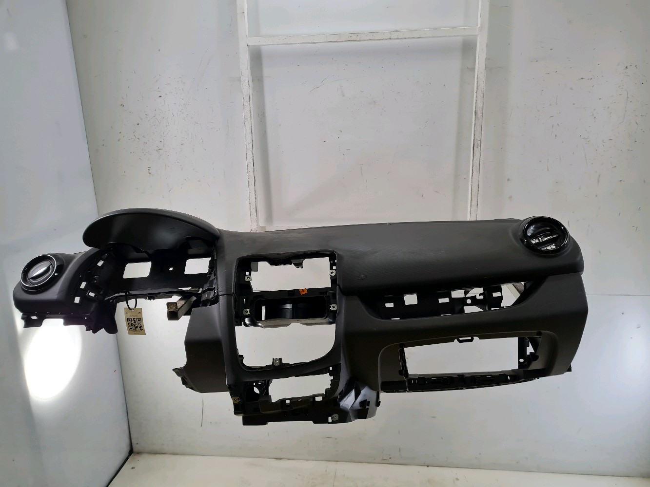 Planche de bord 681002397R - RENAULT CLIO 4 PH.1 TCE 90 - J0-5898X J0-5898X