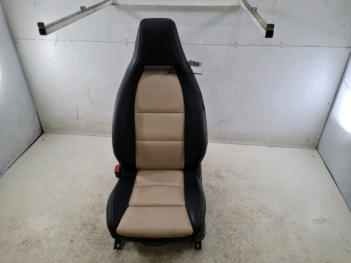 Siège gauche 0009103810 - MERCEDES CLASSE A 3 PH.2 45 AMG - B0-6363B B0-6363B