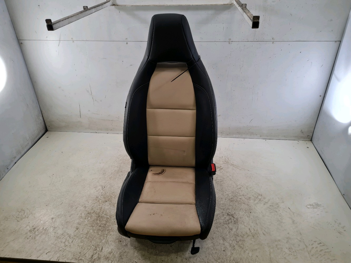 Siège droit 0009103910 - MERCEDES CLASSE A 3 PH.2 45 AMG - R0-6473J R0-6473J