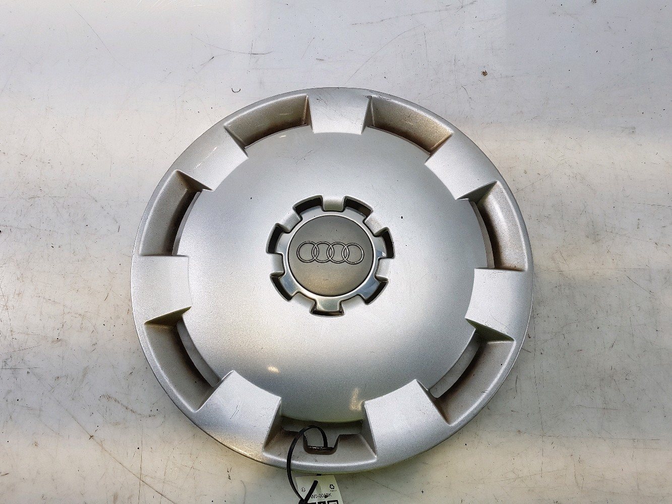 Enjoliveur 8P0601147AZ17 - AUDI A3 SPORTBACK 2 PH.1 1.6 FSI - W0-0013K W0-0013K